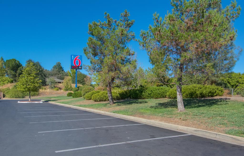 Motel 6-Redding, Ca - South Екстериор снимка