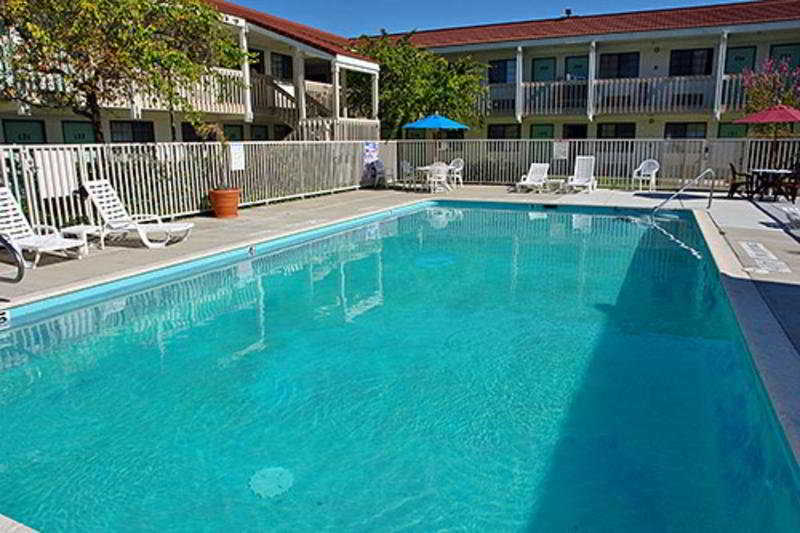 Motel 6-Redding, Ca - South Екстериор снимка