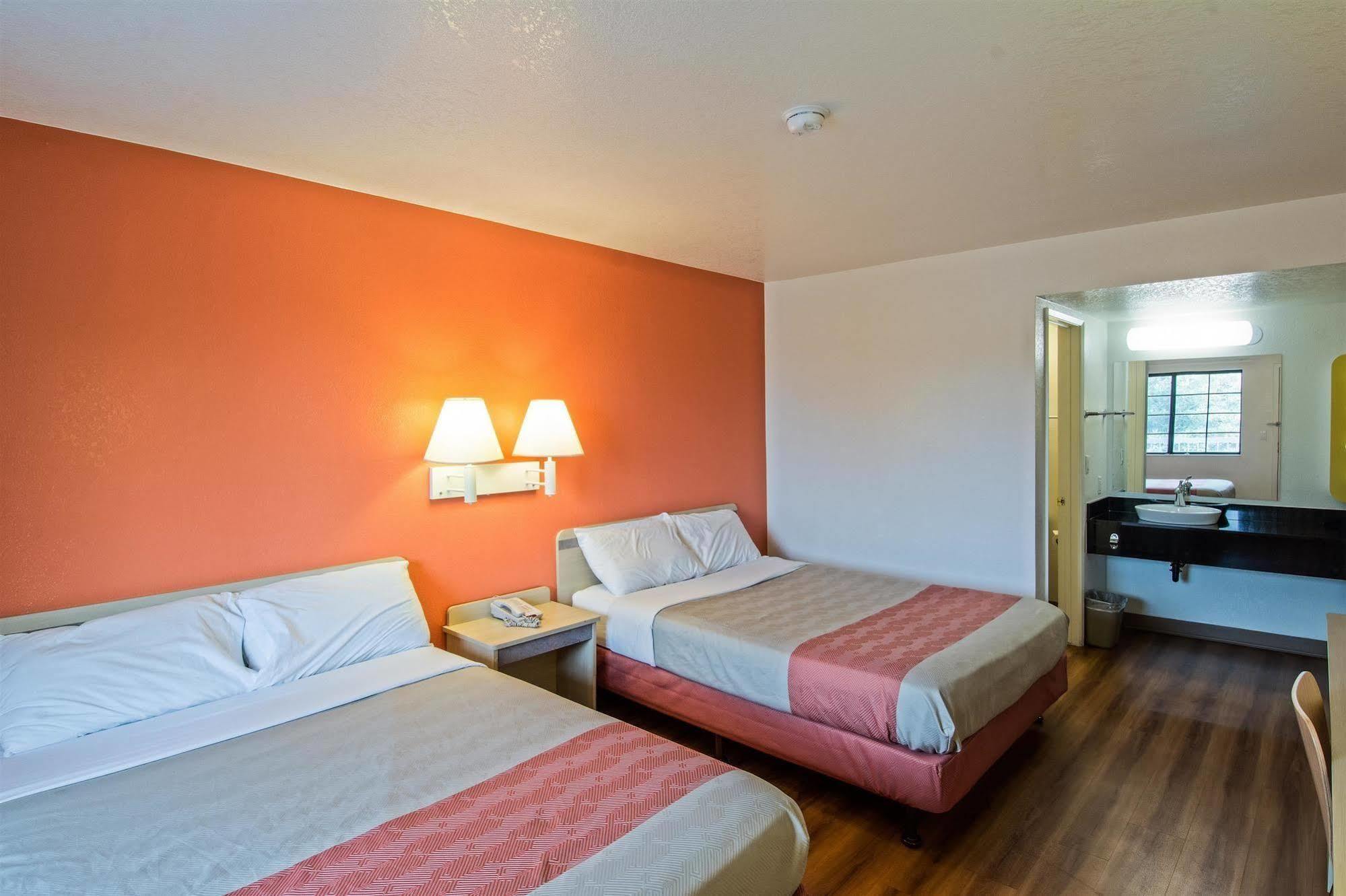 Motel 6-Redding, Ca - South Екстериор снимка