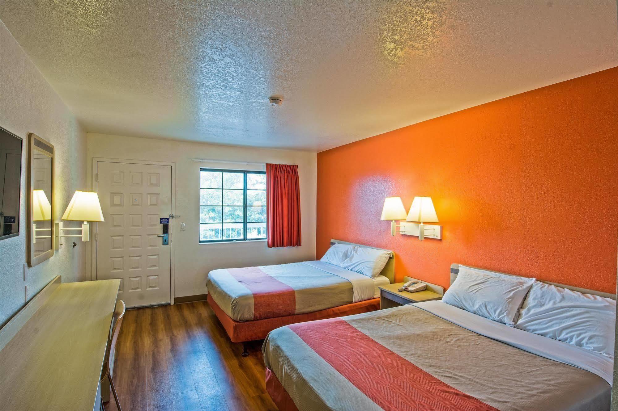Motel 6-Redding, Ca - South Екстериор снимка