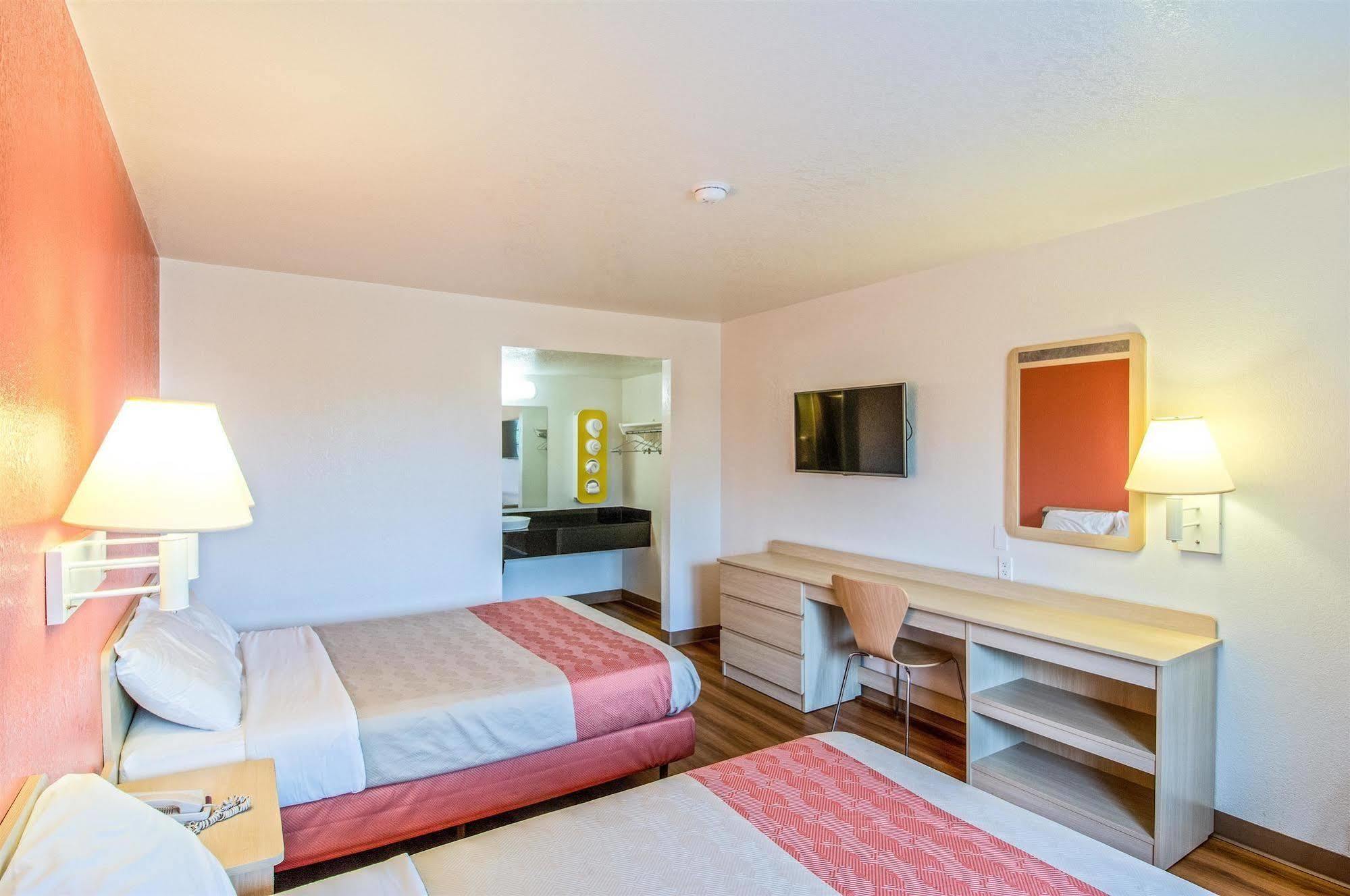 Motel 6-Redding, Ca - South Екстериор снимка