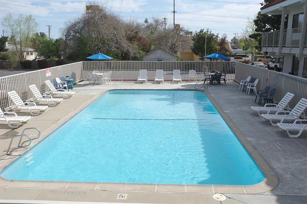 Motel 6-Redding, Ca - South Екстериор снимка